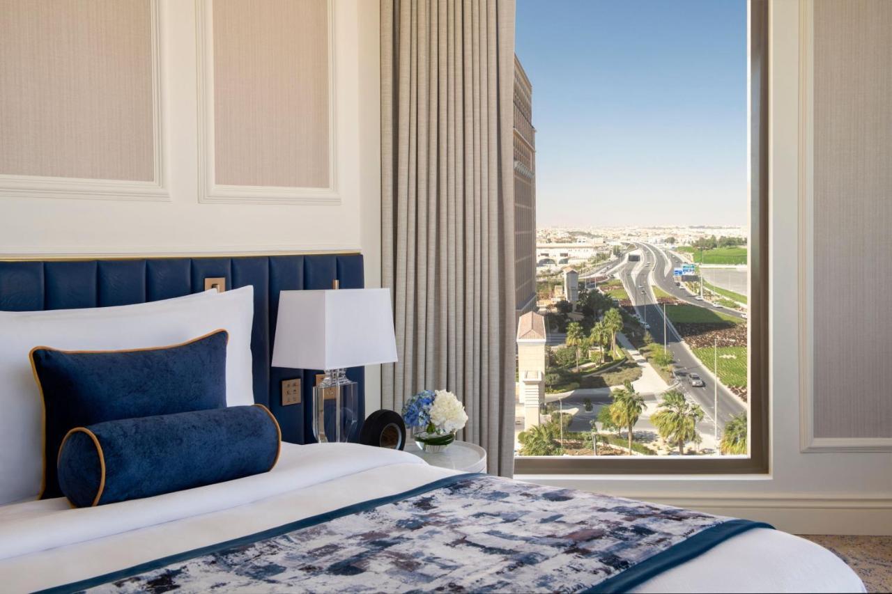 فندق ذا سانت ريجيس الدوحة المظهر الخارجي الصورة A bedroom at the hotel